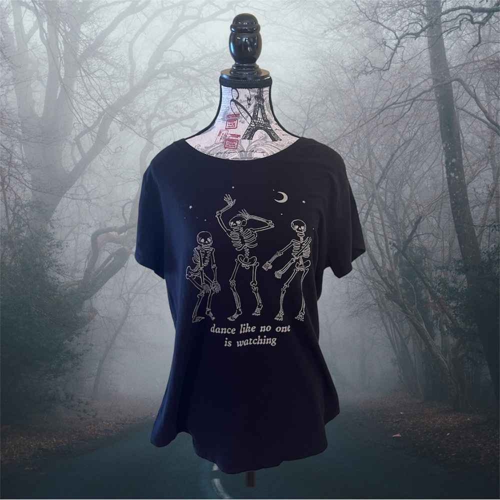 Old Navy Black Short Sleeve Tee with Skeleton Design